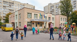 Чи можна влаштувати дитину в садок у Києві без прописки?